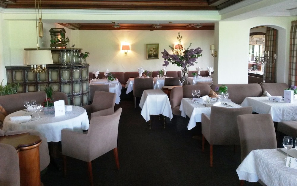 MD-HOTEL GRUENER WALD 39/48