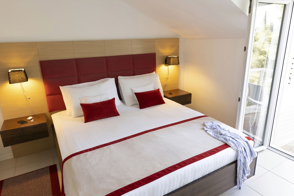 junior suite, partial sea view