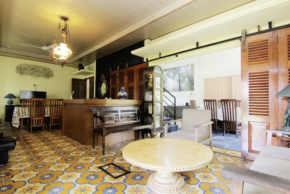 Embe Joglo Homestay by ZUZU 2/27