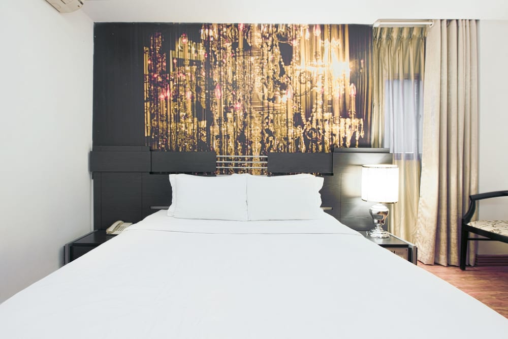 A&EM Corp - The Petit Hotel 18/37