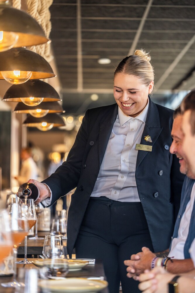 Henningsvaer Bryggehotell by Classic Norway Hotels 8/50