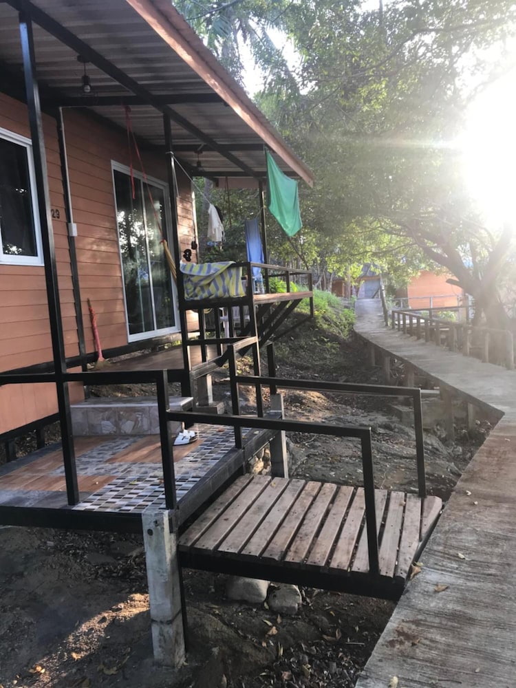 Koh Chang Resort Ranong 22/50