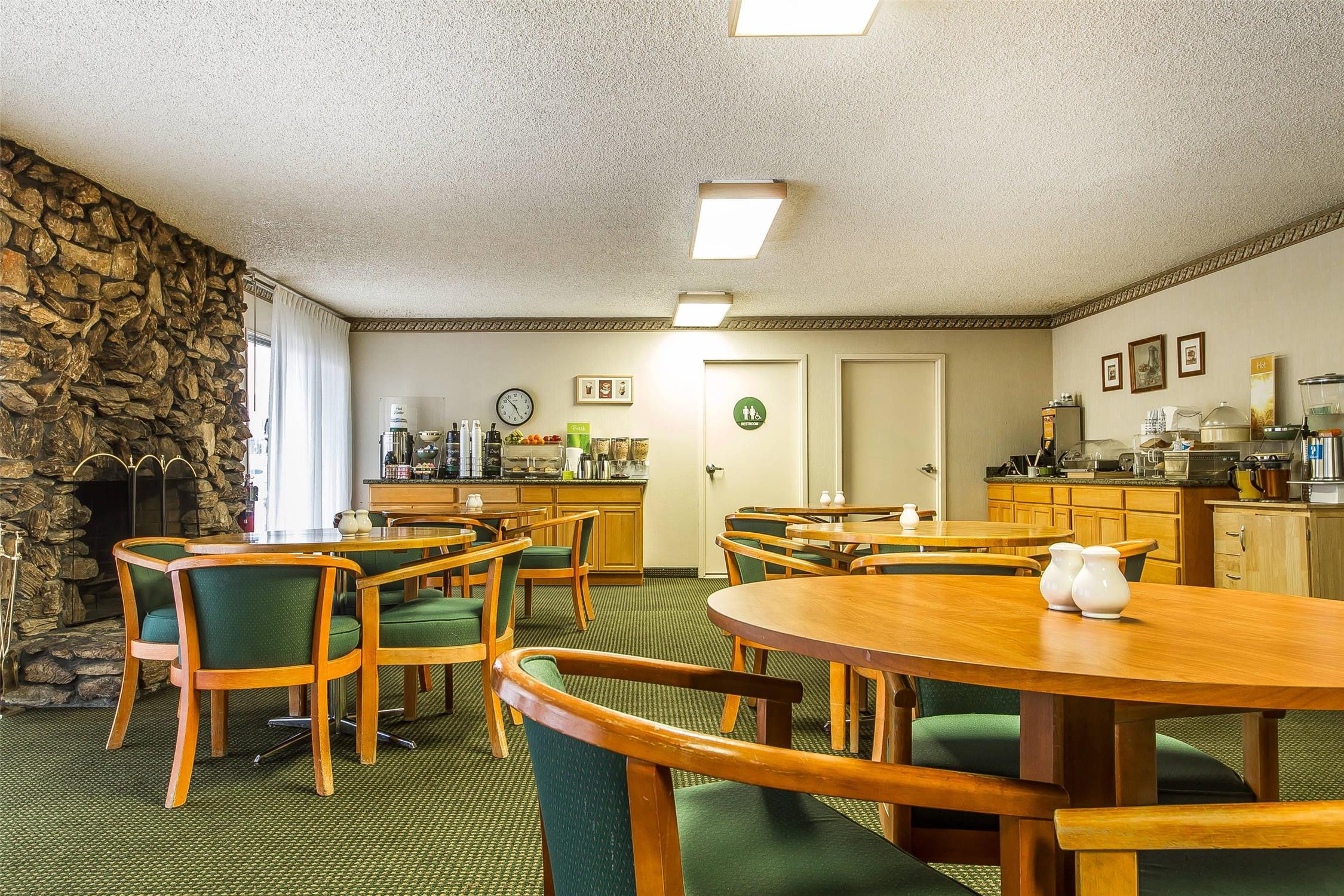 Quality Inn And Suites Silicone Valley 33/41