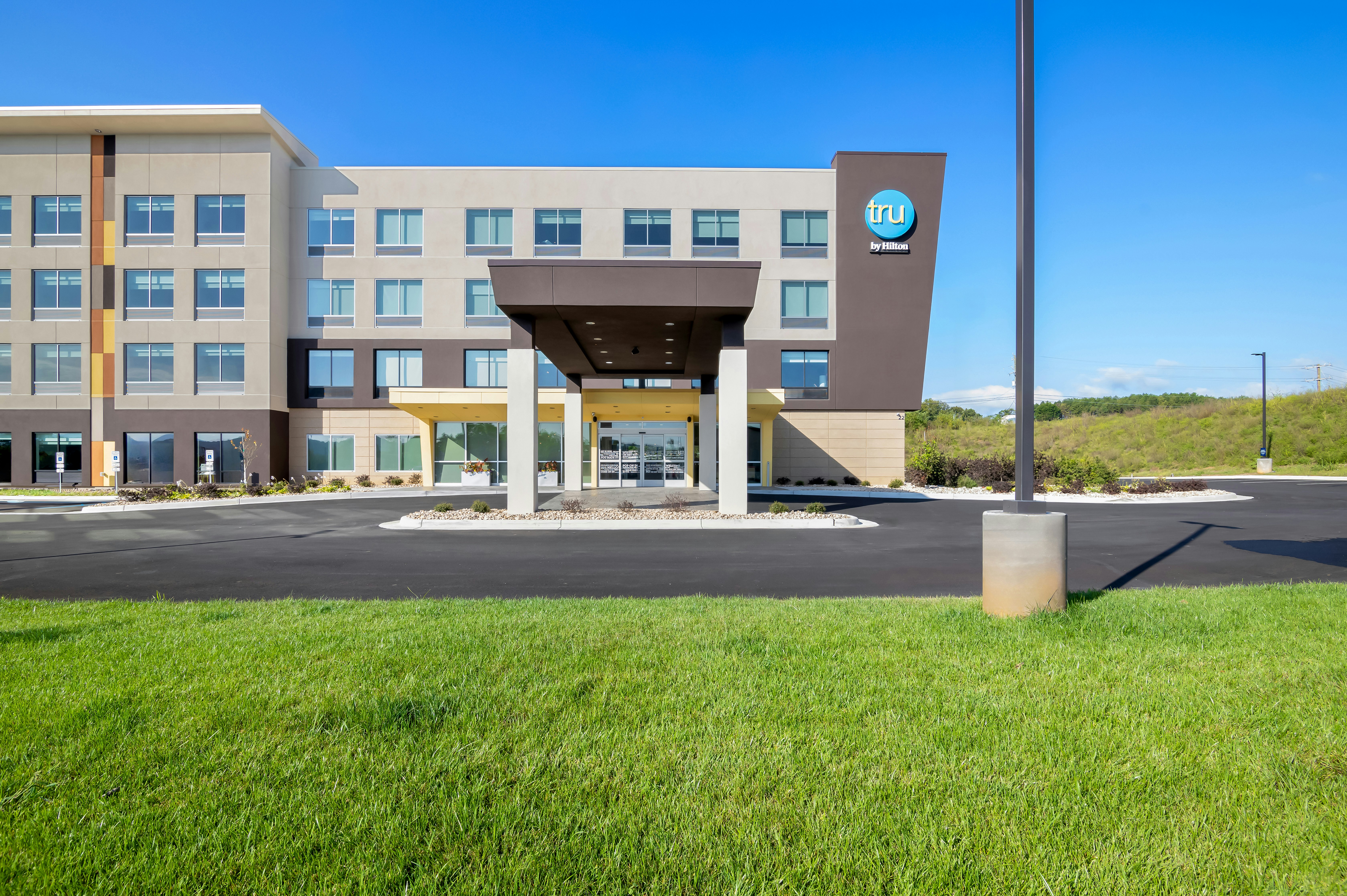 Tru by Hilton Lexington 33/34