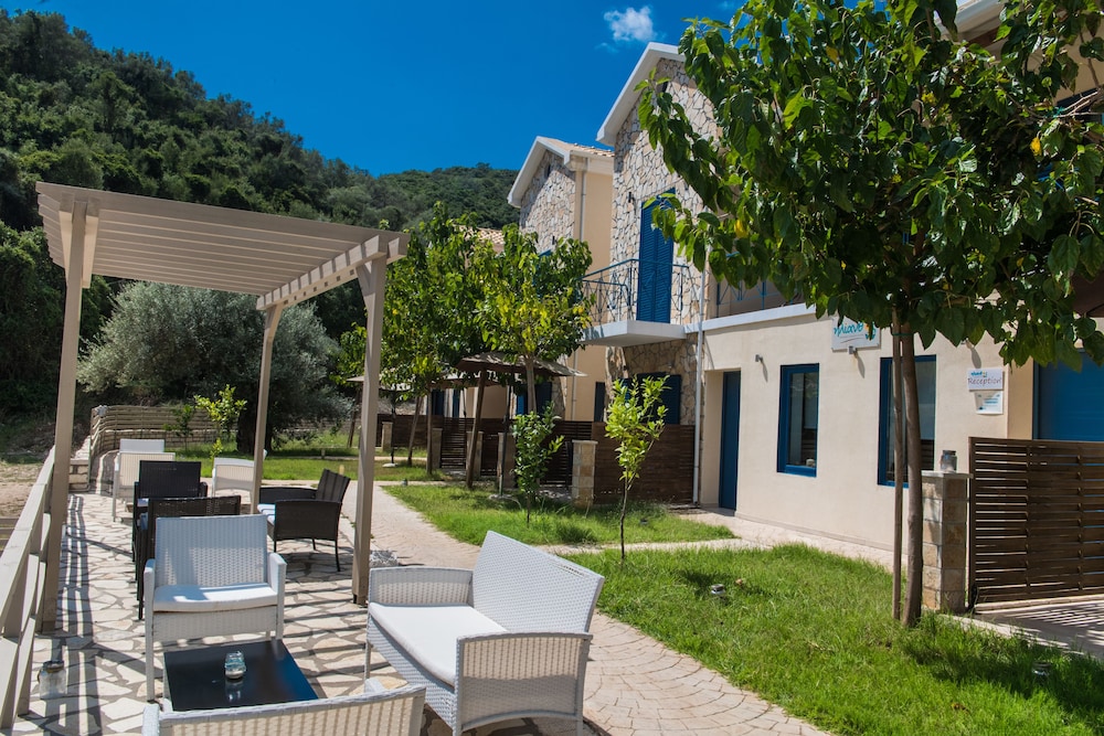 Ilianthos Apartments And Studios 42/50