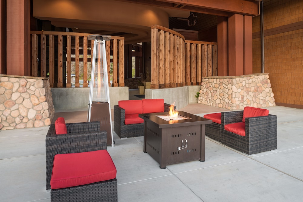 Holiday Inn Express Klamath - Redwood Ntl Pk Area 41/68