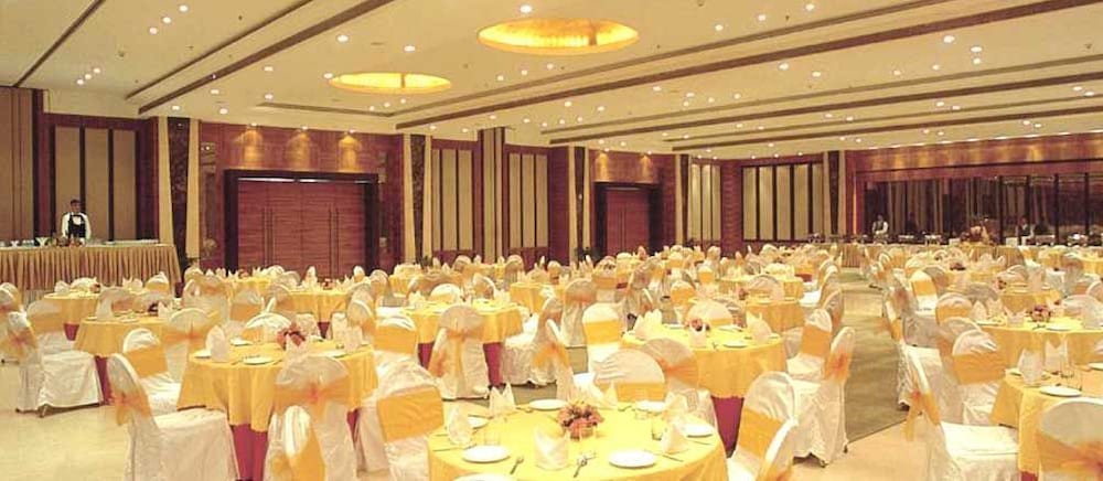 Nirvana Luxury Hotel Ludhiana 18/27