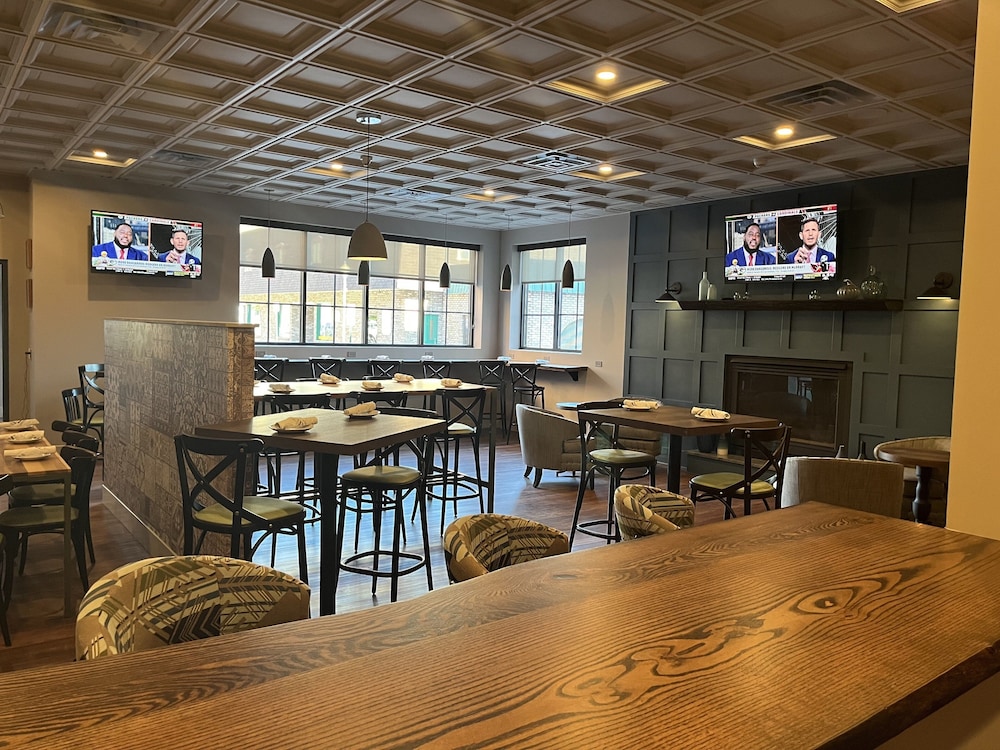 HOLIDAY INN WILLIAMSPORT 48/52