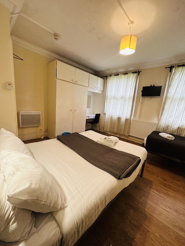 ROOM, TRIPLE