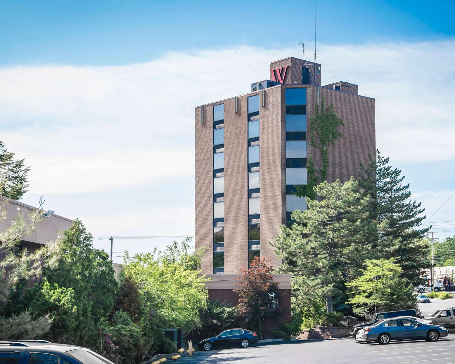 The Woodland Inn and Resorts 4/37