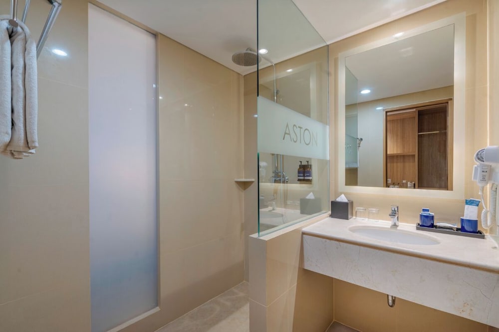 Aston Gresik Hotel & Conference Center 57/59