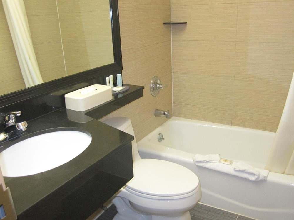 Comfort Inn Bellerose 8/46