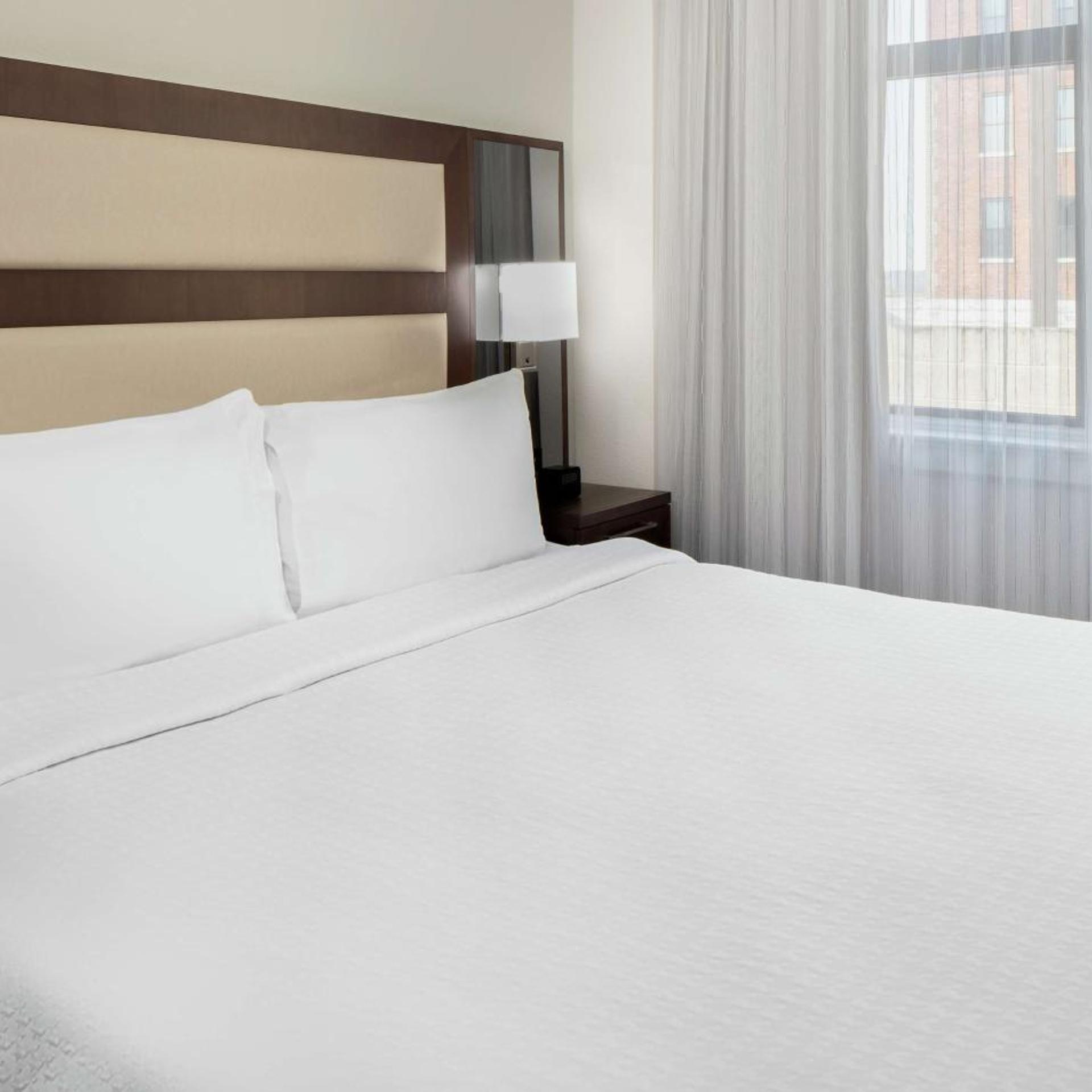 STUDIO, SUITE, KING BED, CITY VIEW