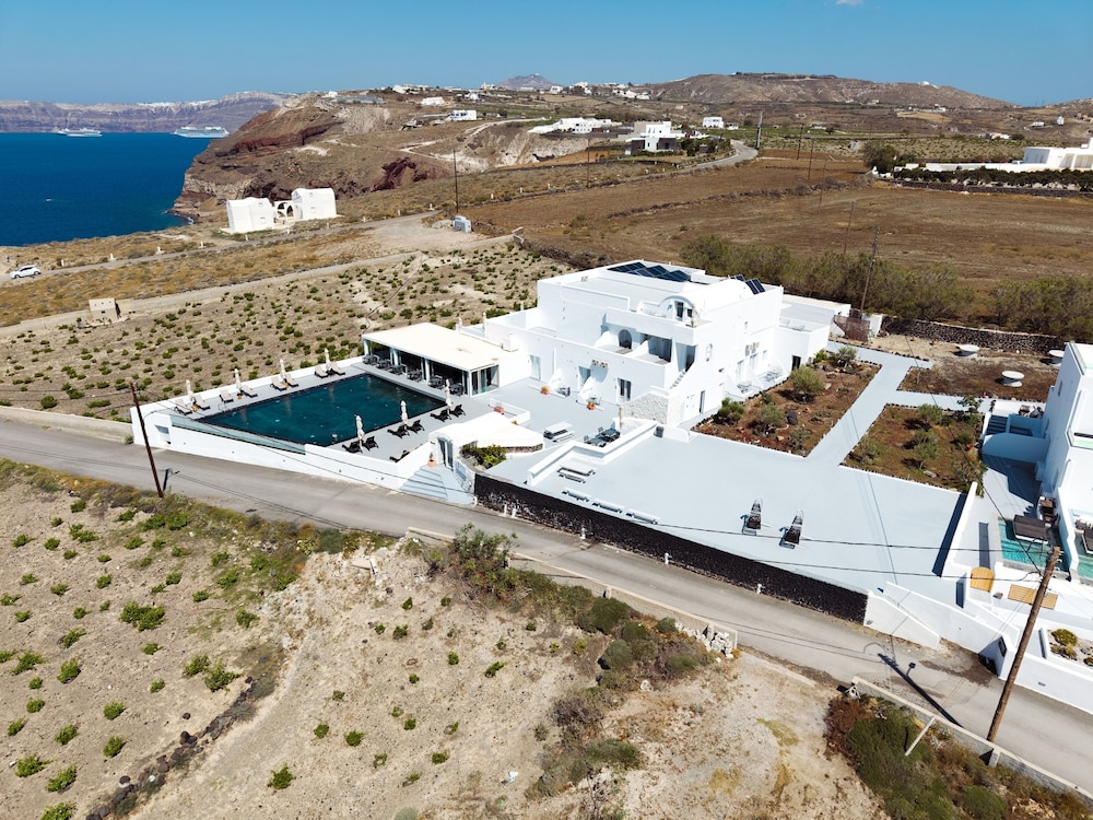 Serenita Luxury Suites 43/71