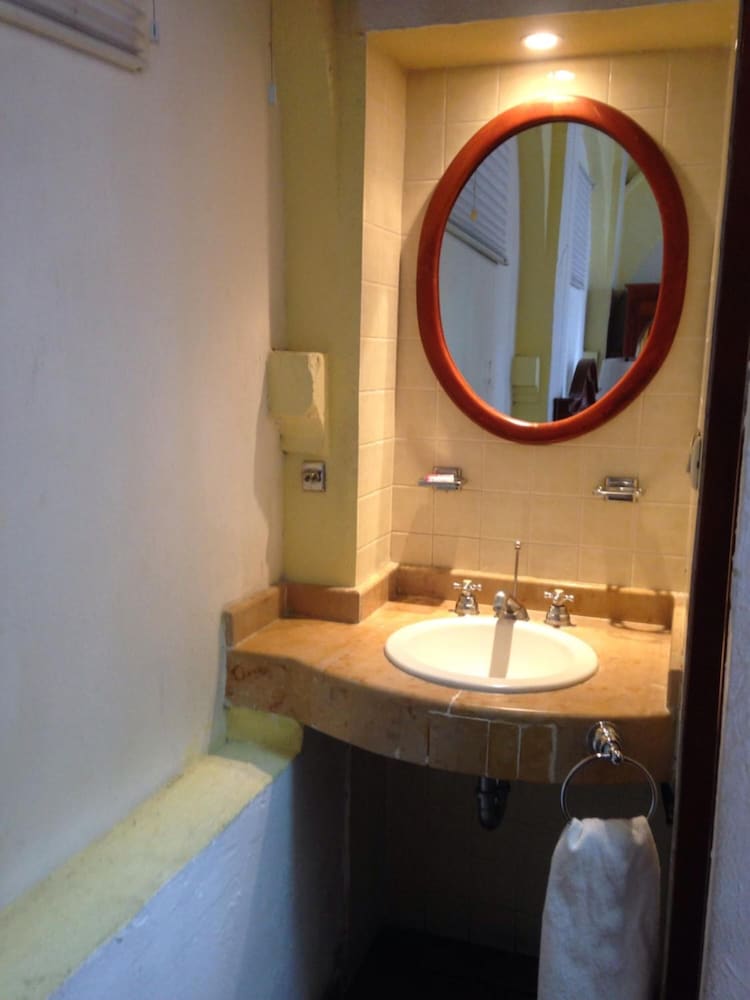 Hotel Meson del Mar 38/41