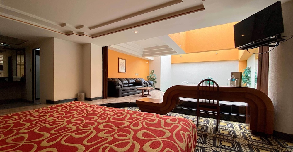 Hotel Escala Siglo XXI 35/50