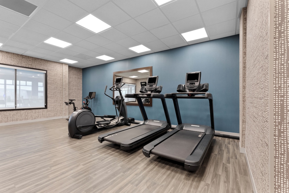 Hampton Inn Saline MI 21/39