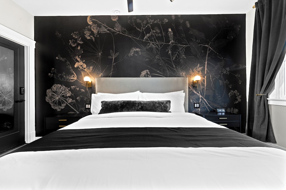Signature, King Bed