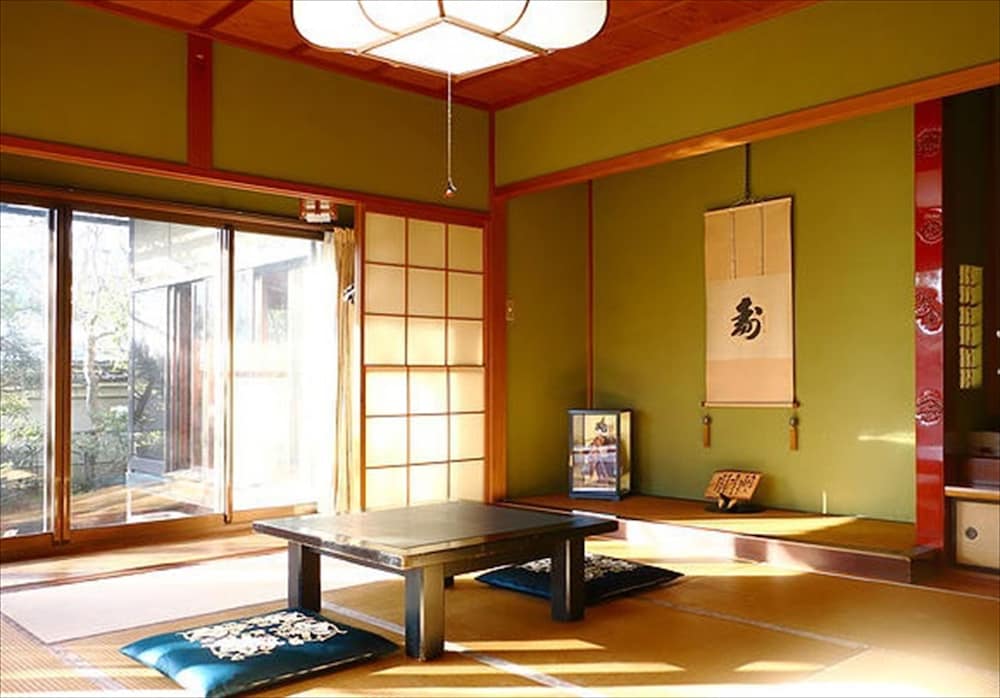 Karasawa Inn 41/63
