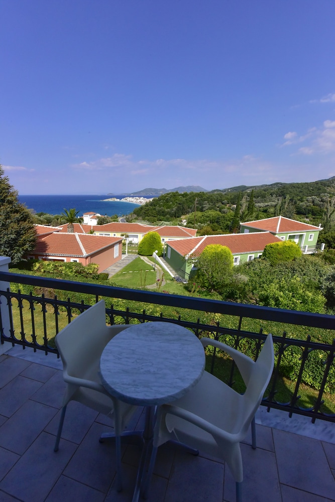 Arion Hotel Samos 43/63