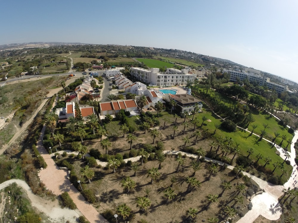 Helios Bay Hotel Apartments 70/75