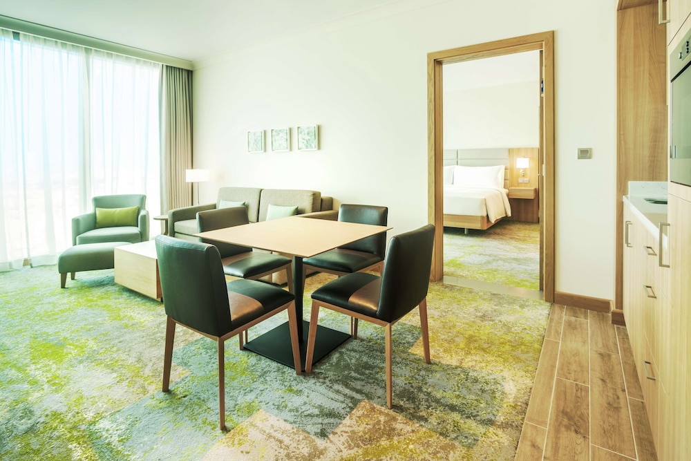 Hilton Garden Inn Kuwait 48/49