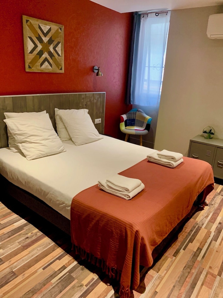 COMFORT, DOUBLE BED