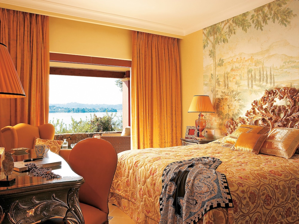 Corfu Imperial, A Resort to Live 30/74
