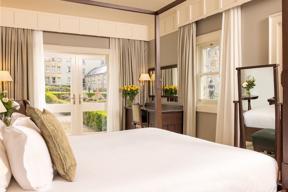 Lough Eske Castle 24/77