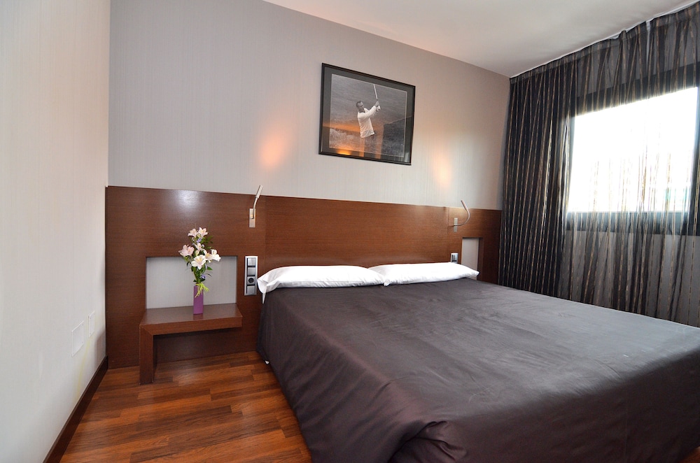 Hotel Tach Madrid Airport 17/59