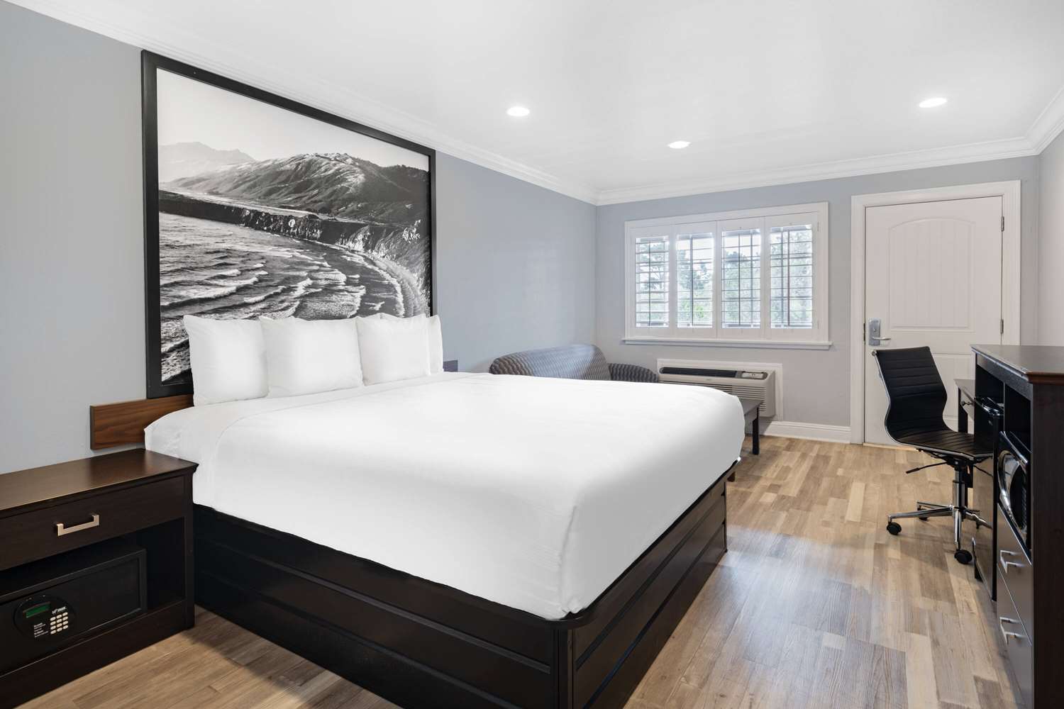 Super 8 By Wyndham Monterey/Carmel 11/48