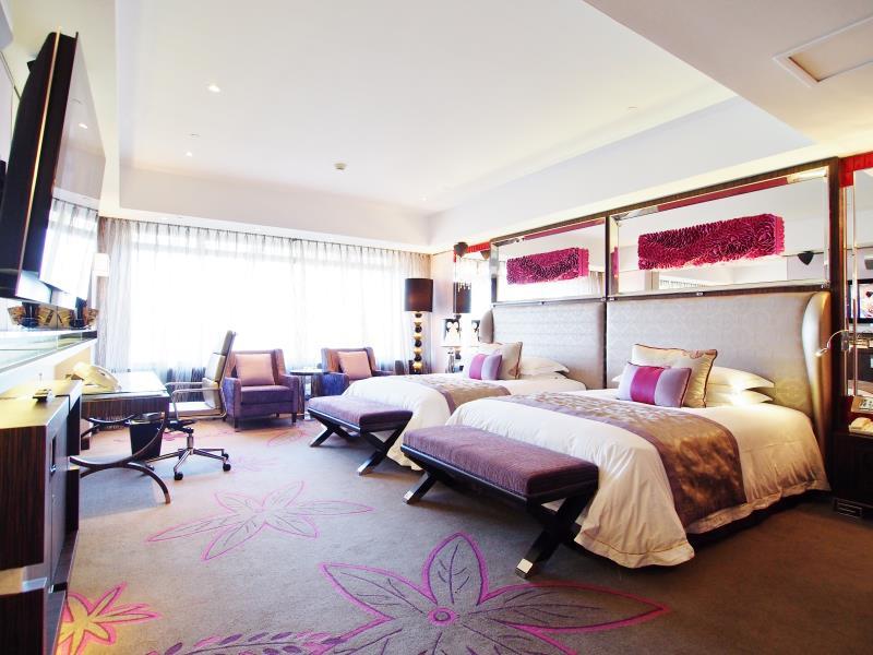 DELUXE, TWIN BEDS