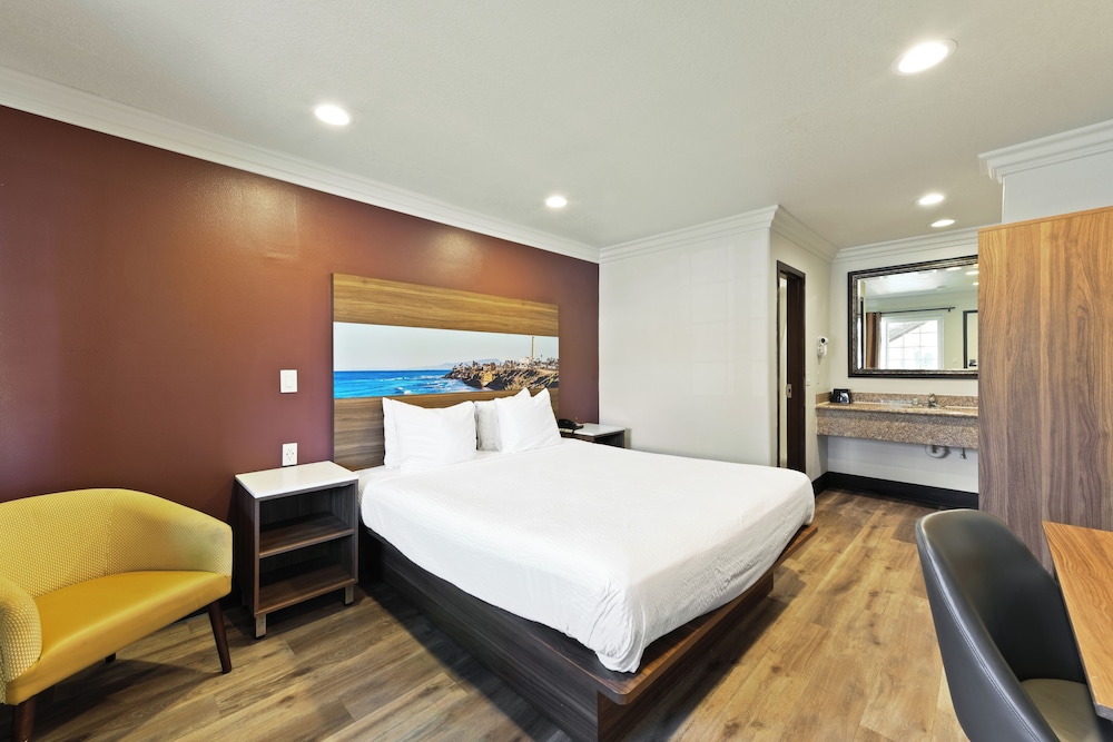 Hyland Inn Near LegoLand 24/57