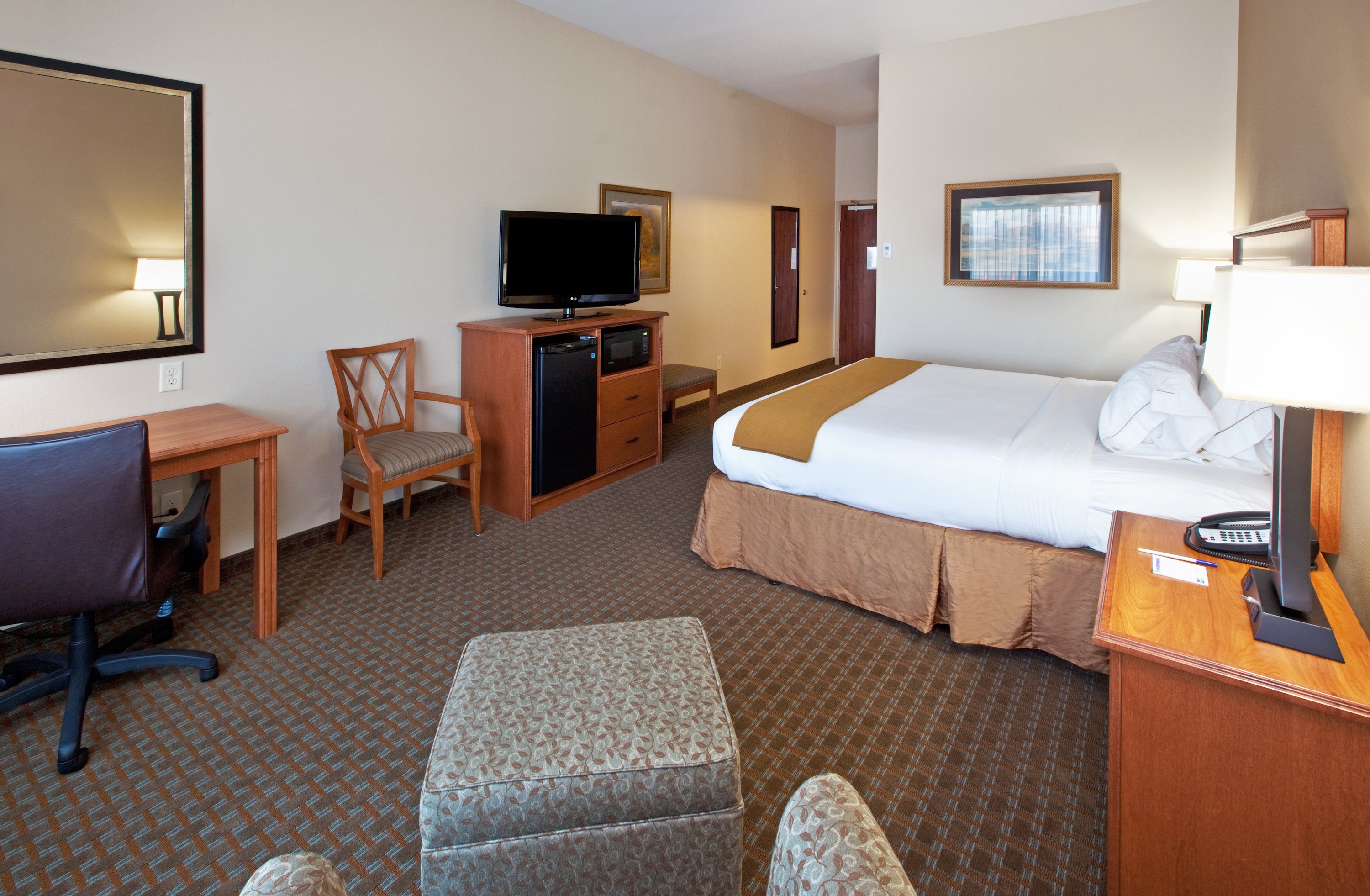 Holiday Inn Express And Suites Sioux Falls Sw 15/61