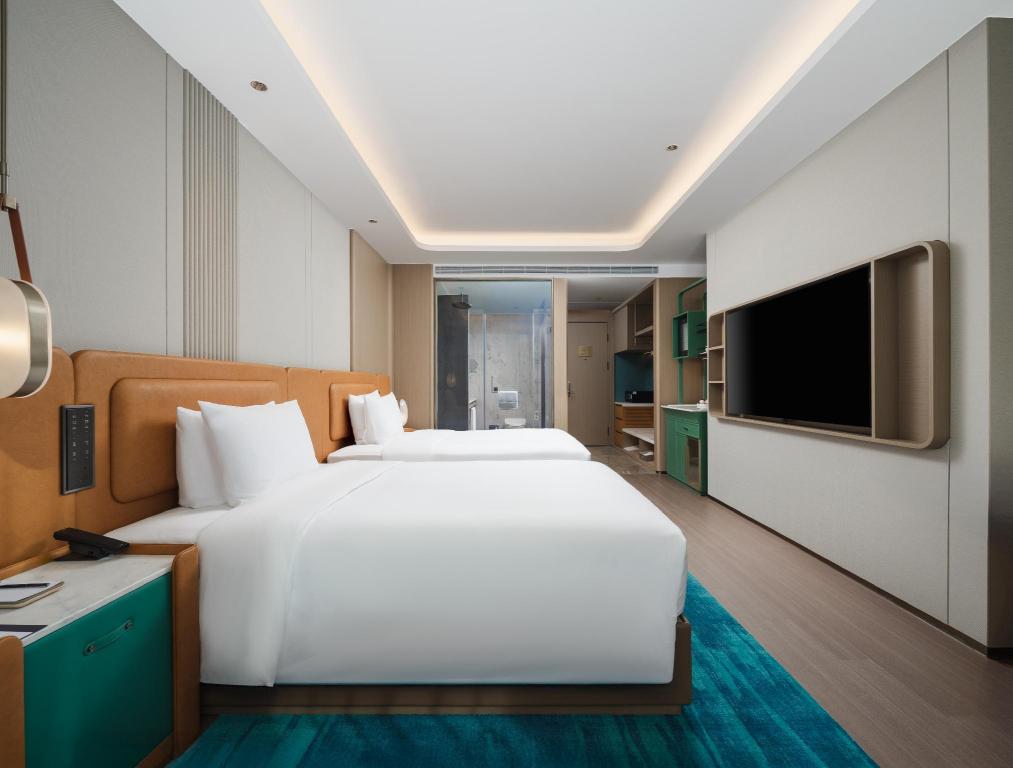 Grand Mercure Wuxi Huishan 29/76