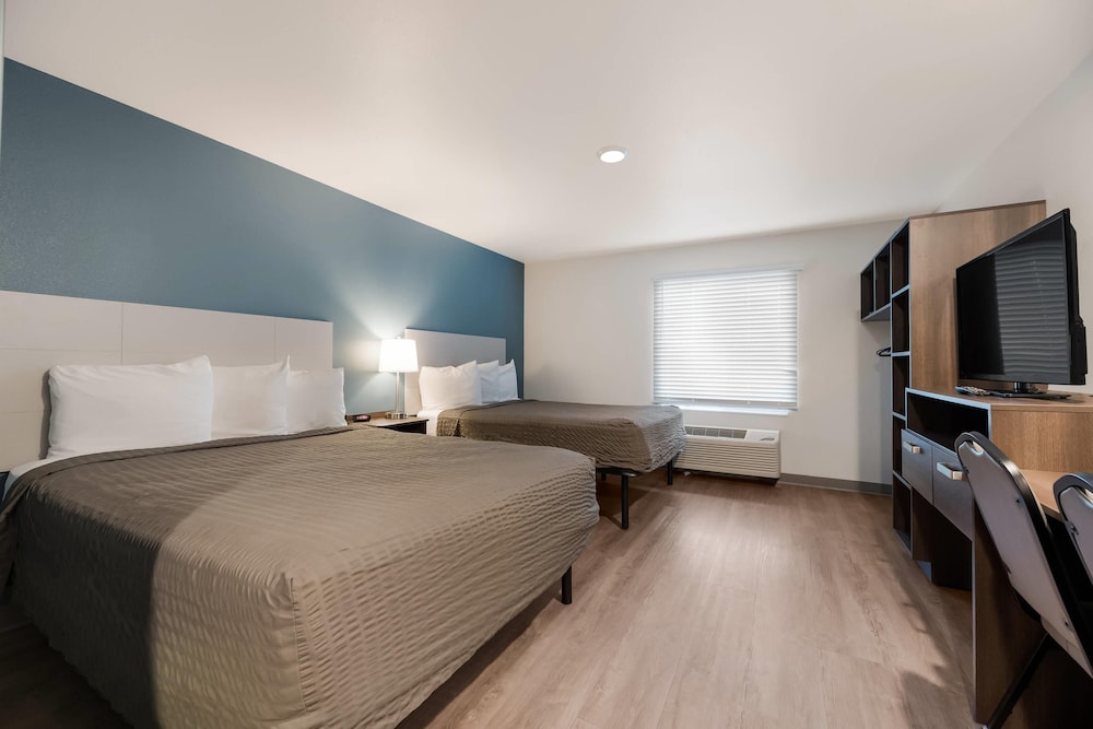 WoodSpring Suites Phoenix-Deer Valley 8/25