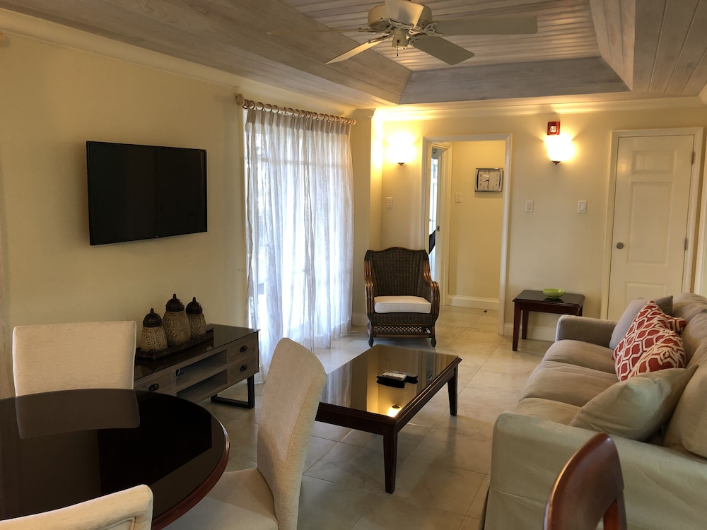 White Sands Beach Condos 23/50