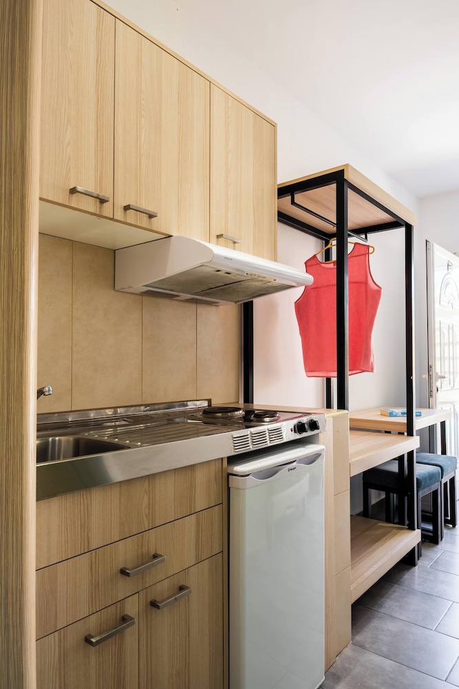 Kastro Beach Apartments 50/50