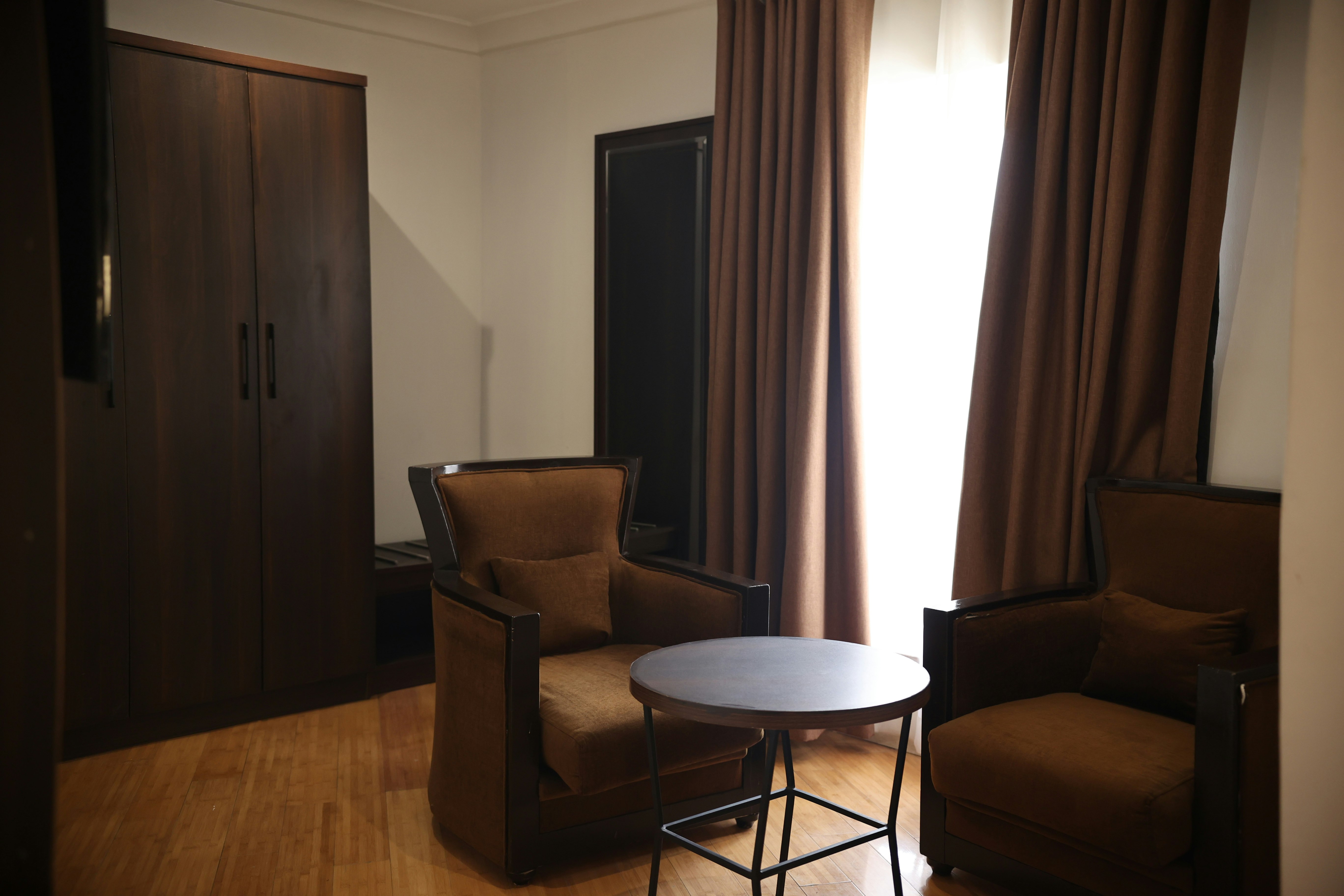Bolton White Hotels 17/24