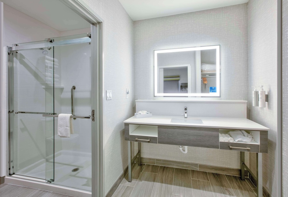 Hampton Inn & Suites Dalhart 23/27