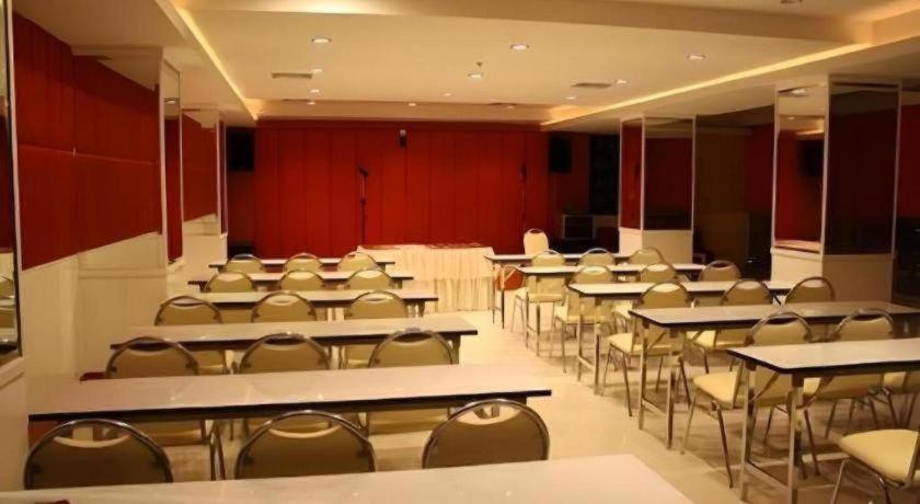 Pratunam Hotel Khonkaen 33/43