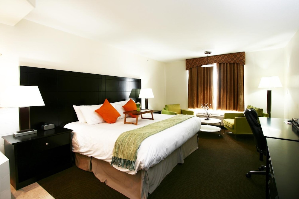 Foxwood Inn & Suites 19/51