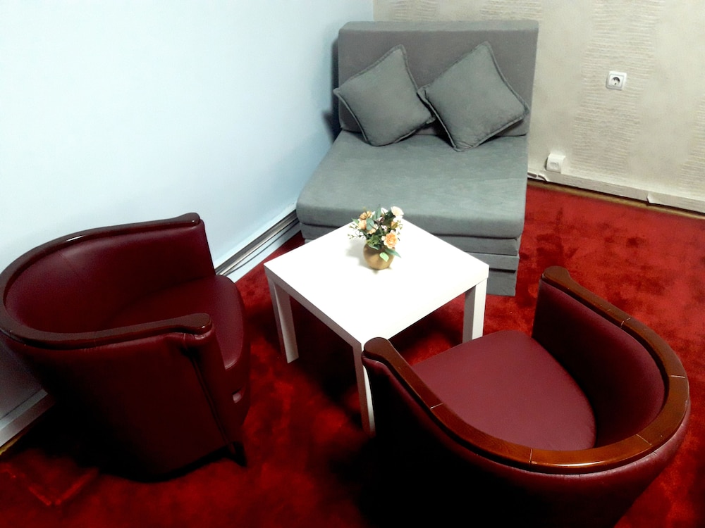 Hotel Aristocrat Fish Restaurant 50/69