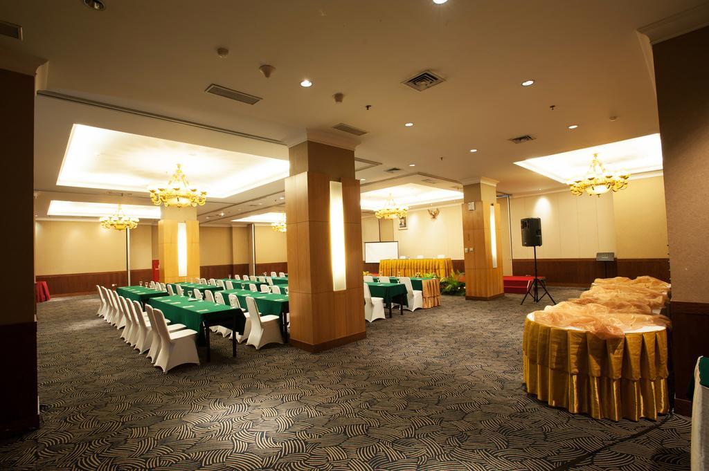 Grand Asia Hotel 17/21
