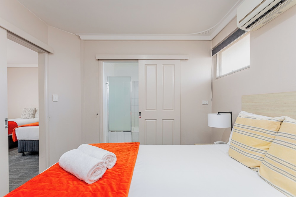 Spa, Executive, Family, Suite, Queen and Twin Beds
