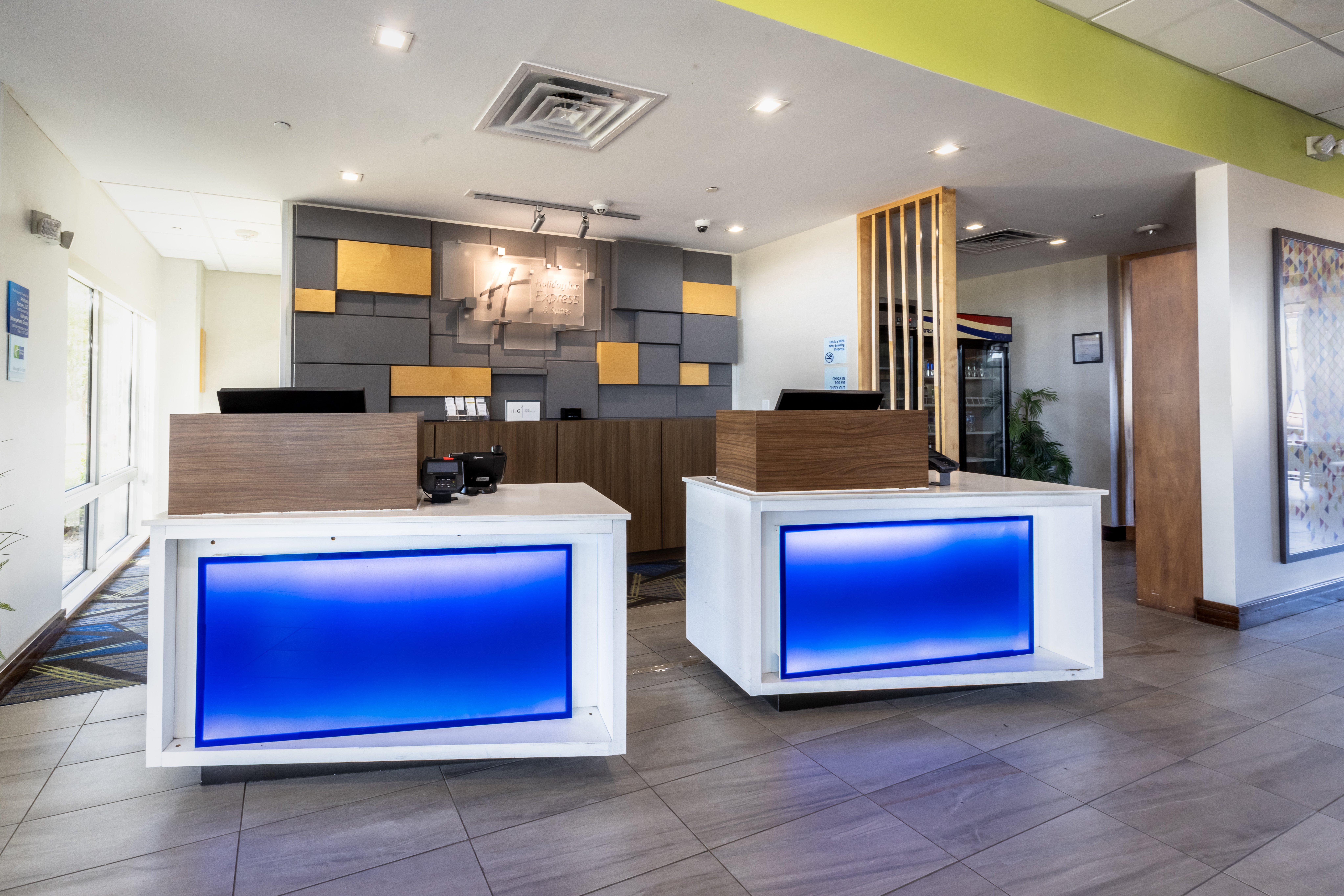 Holiday Inn Express and Suites Dallas Northeast Arboretum, an IHG Hotel 9/49