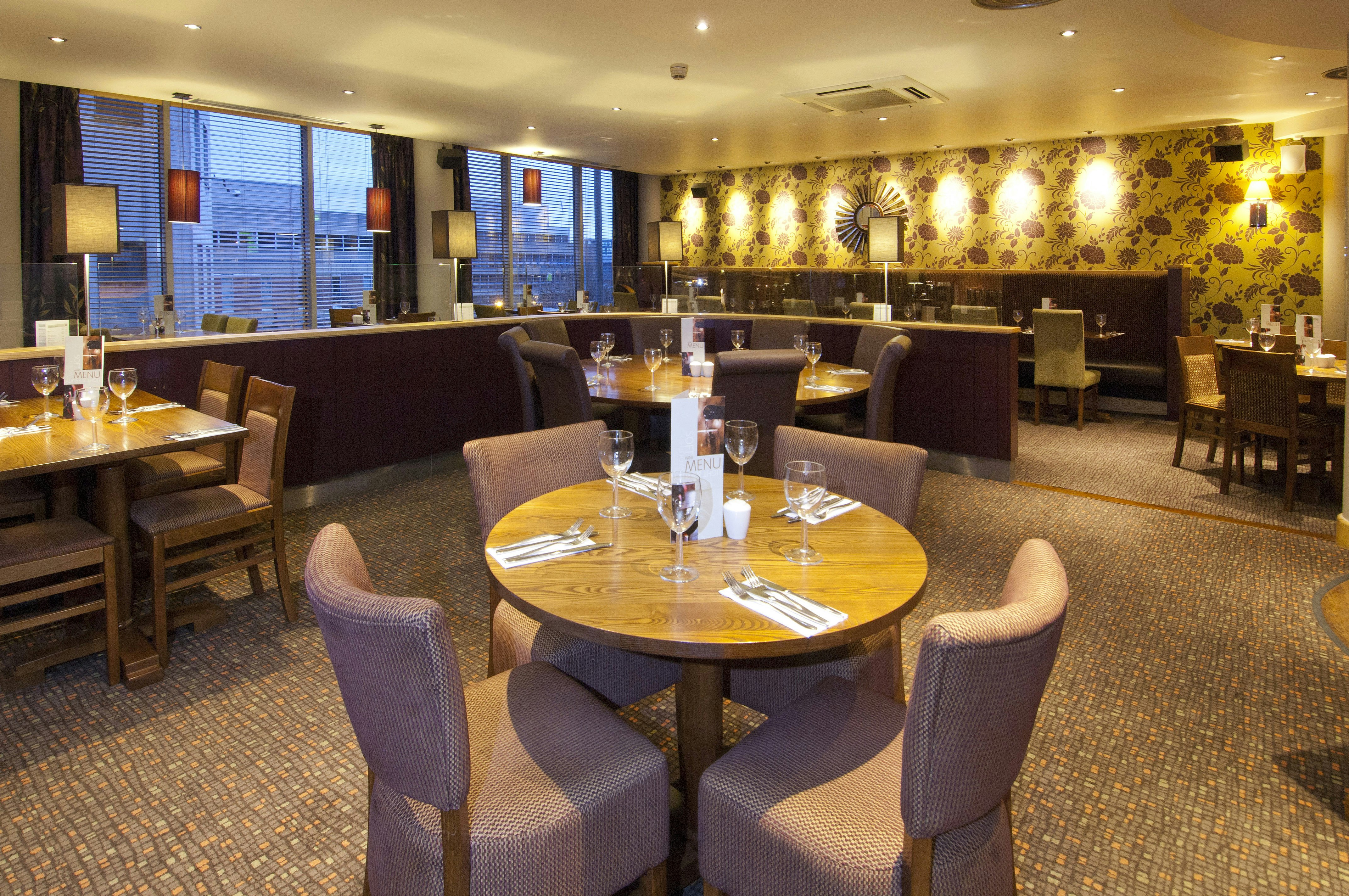 Premier Inn Sheffield City Centre (Angel Street) 27/49