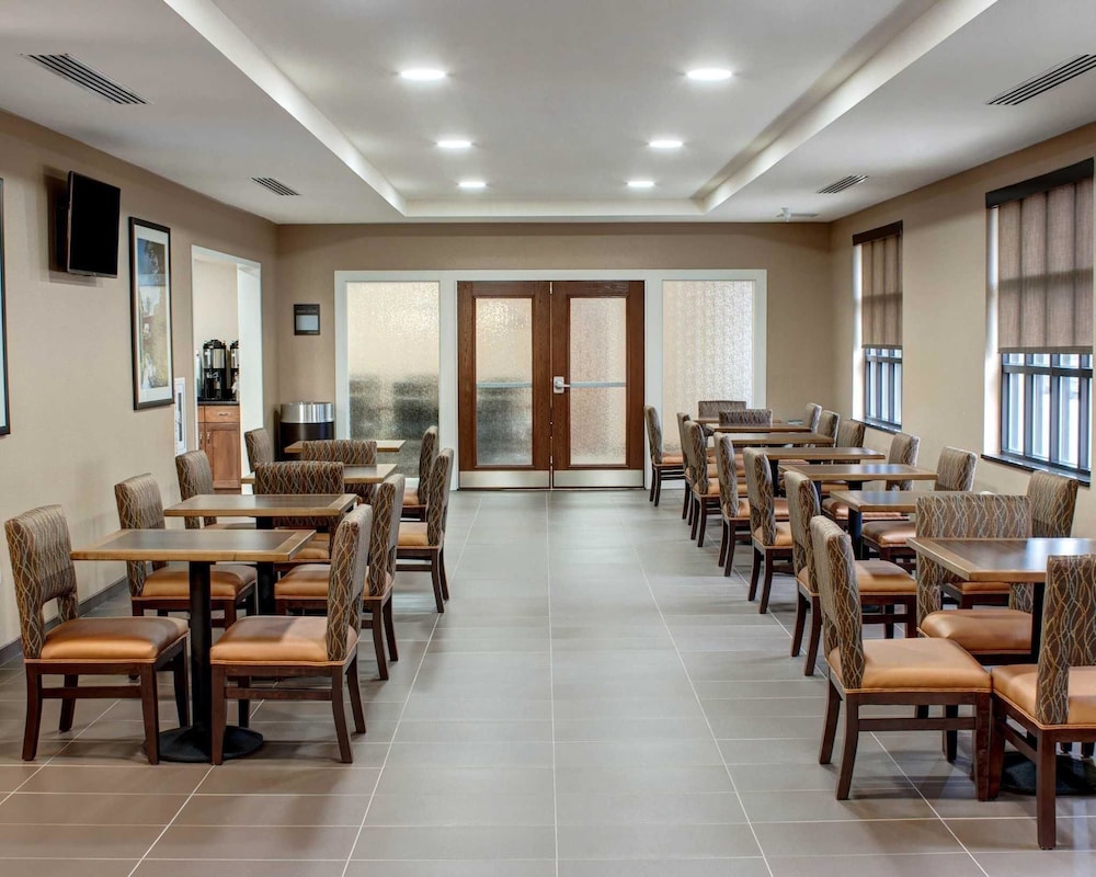 Comfort Inn & Suites Caldwell 40/54