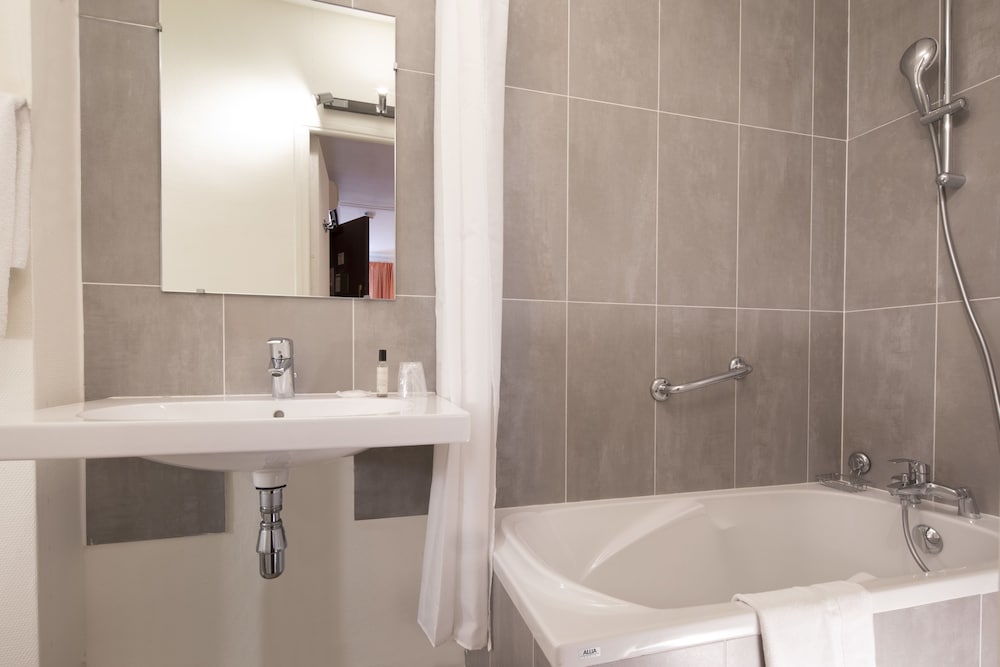 HOTEL SAINT-ROCH 8/24