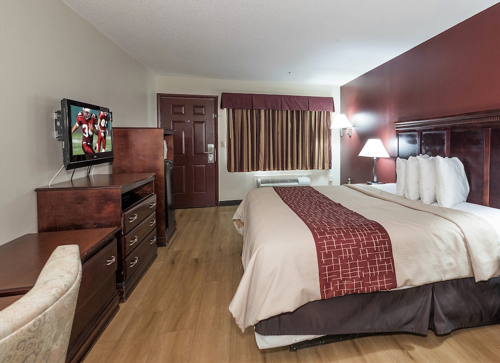 Red Roof Inn Chipley 7/16